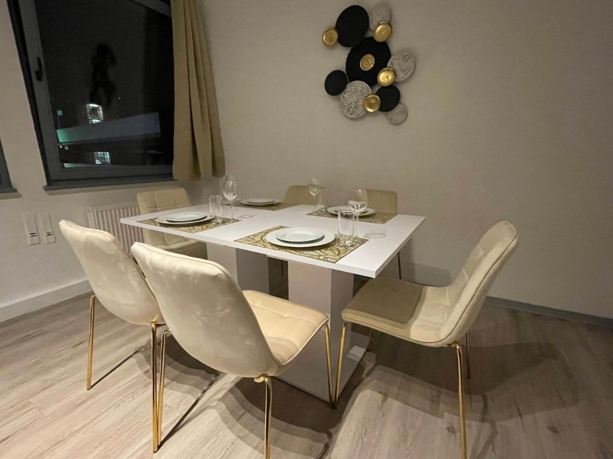 Urbansuites - Modern & Zentral In Der City - Dein Zuhause In シュトゥットガルト エクステリア 写真