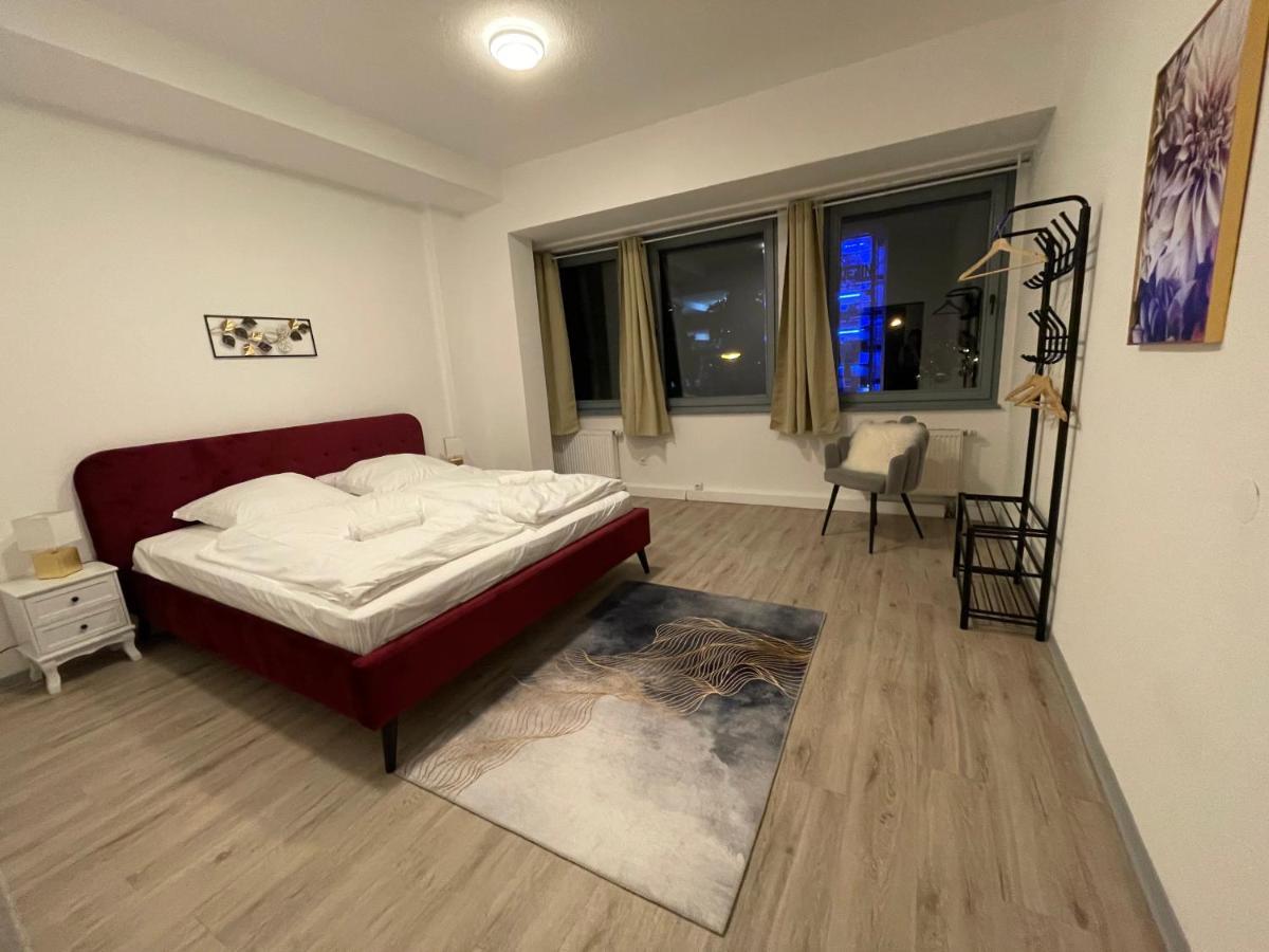 Urbansuites - Modern & Zentral In Der City - Dein Zuhause In シュトゥットガルト エクステリア 写真