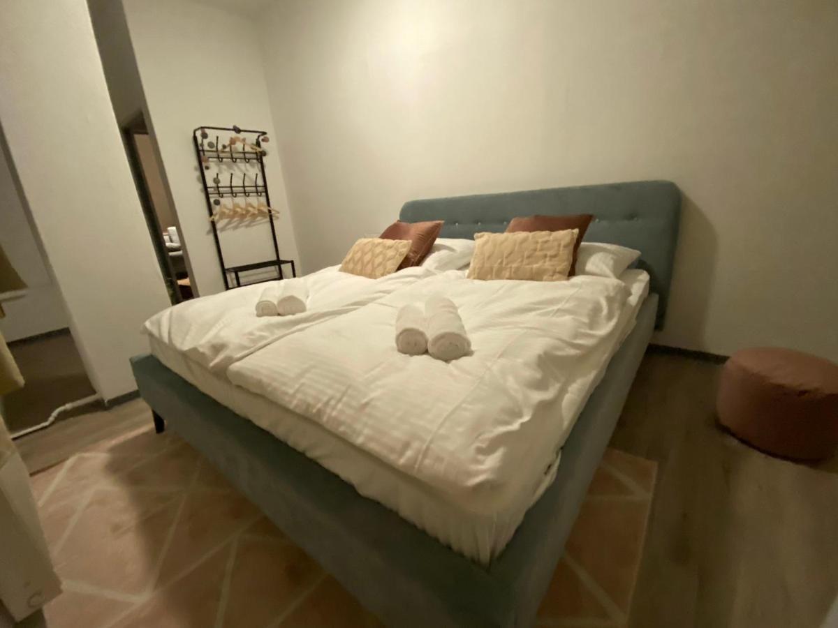 Urbansuites - Modern & Zentral In Der City - Dein Zuhause In シュトゥットガルト エクステリア 写真