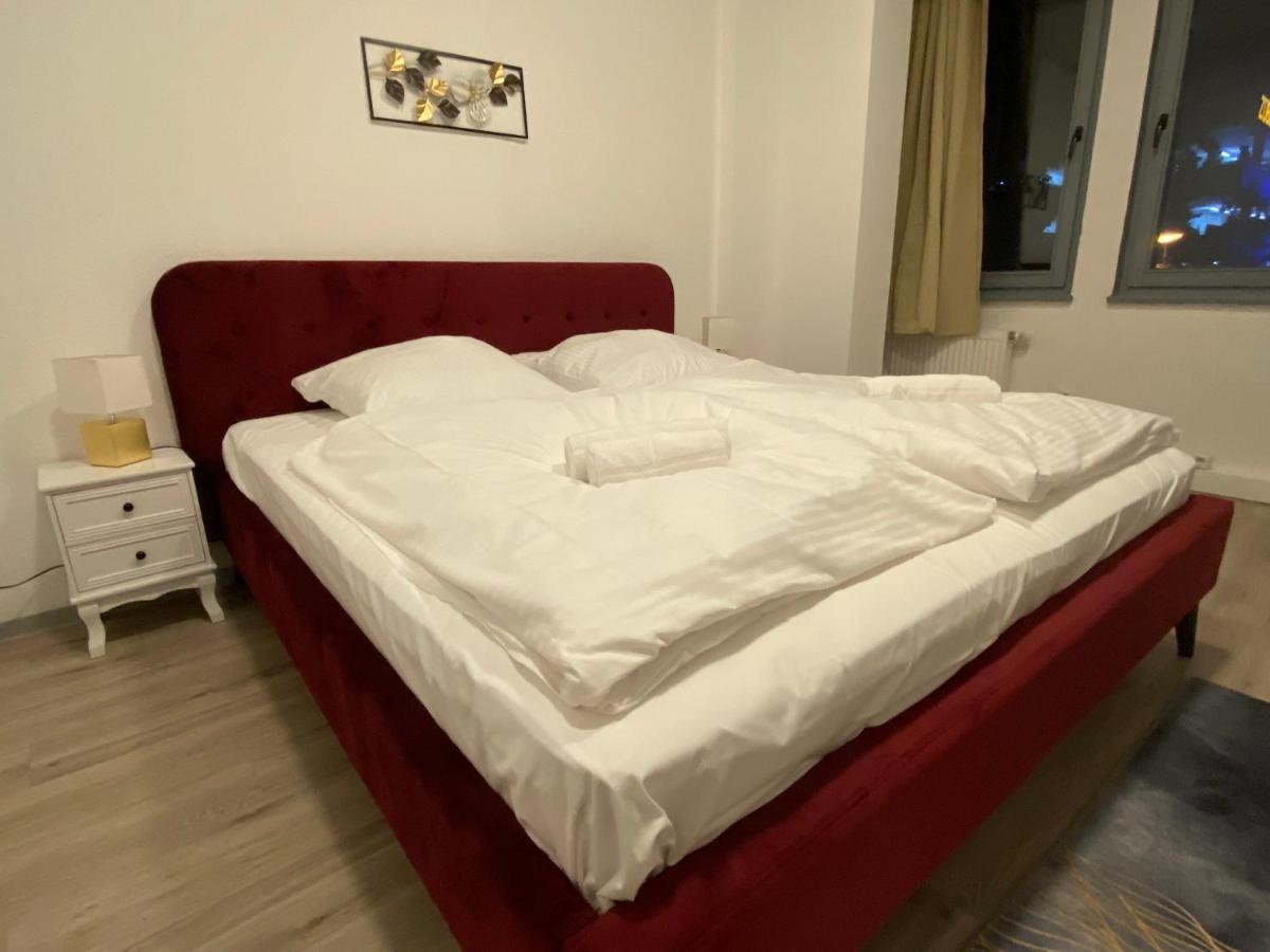 Urbansuites - Modern & Zentral In Der City - Dein Zuhause In シュトゥットガルト エクステリア 写真