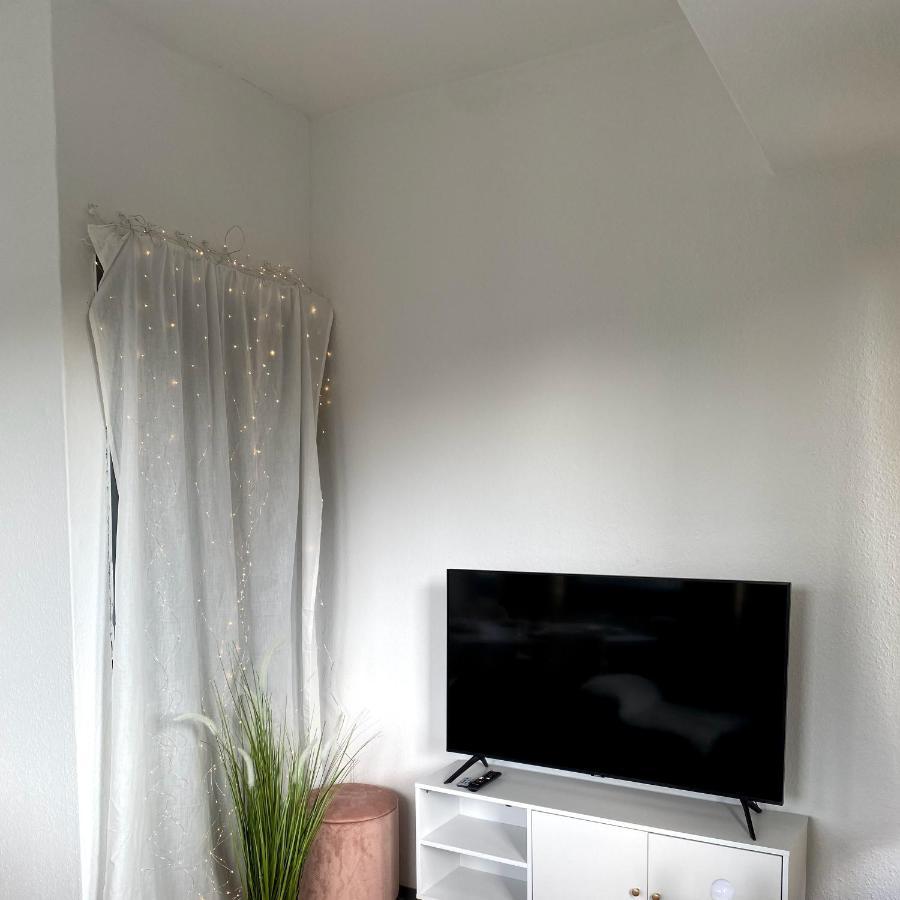 Urbansuites - Modern & Zentral In Der City - Dein Zuhause In シュトゥットガルト エクステリア 写真