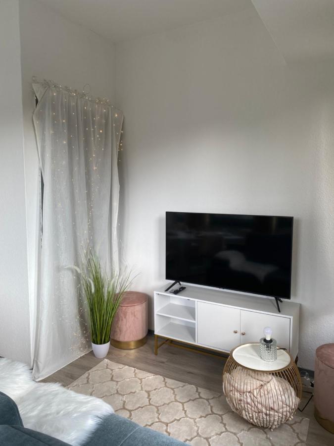 Urbansuites - Modern & Zentral In Der City - Dein Zuhause In シュトゥットガルト エクステリア 写真